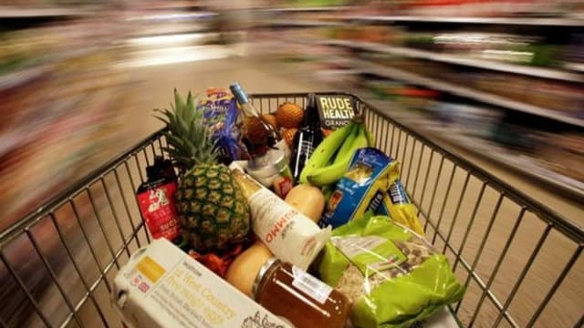 Alimentation Couche-Tard Eyes Record Żabka Deal as Shareholders Back Growth Strategy