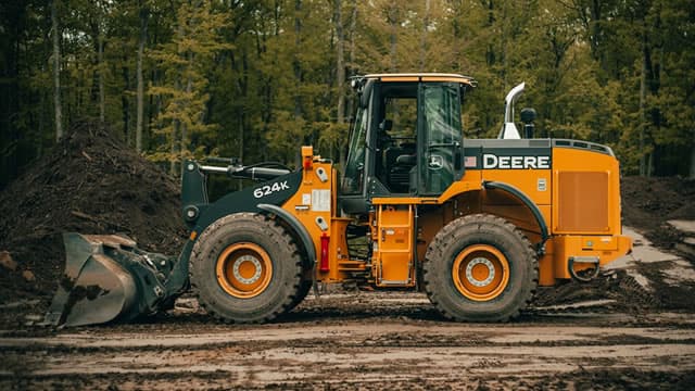 Deere (DE) Registers a Bigger Fall Than the Market: Important Facts to Note