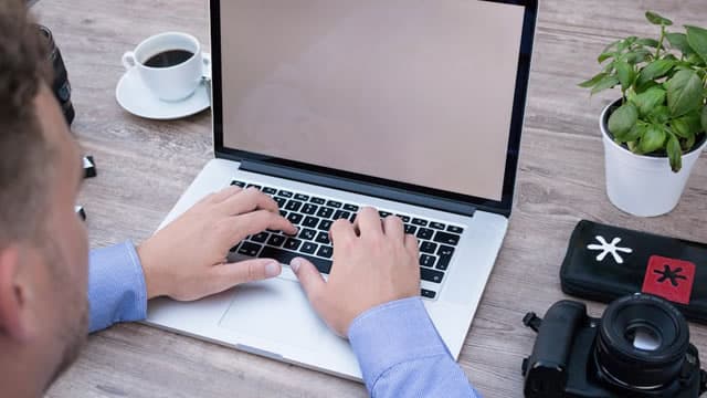 Salesforce and Other Software Stocks Are Plummeting as AI Jitters Return