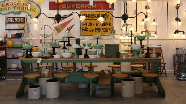 Bassett Furniture (BSET) Lags Q4 Earnings Estimates