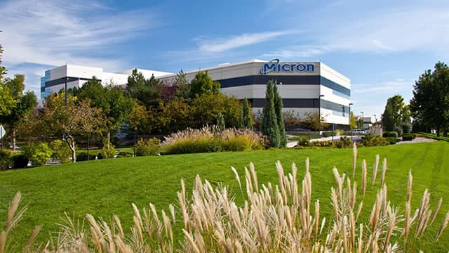 Micron Likely To Report Higher Q3 Earnings; These Most Accurate Analysts Revise Forecasts Ahead Of Earnings Call