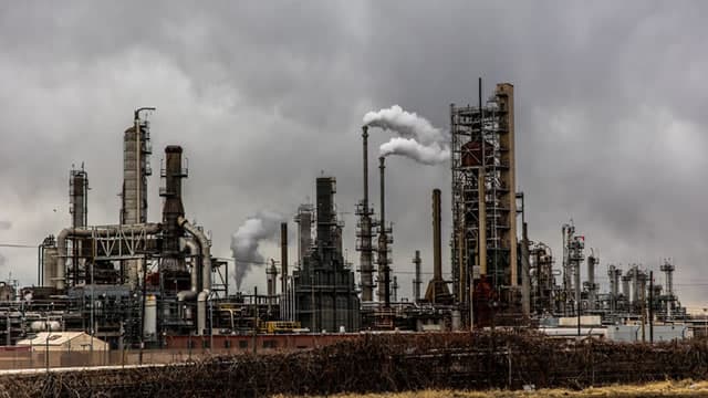 3 Oil Pipeline Stocks Paying You to Wait in June