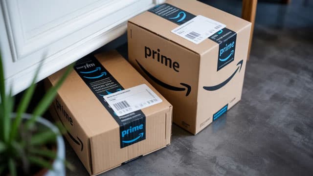Amazon Raises 2026 AI Spending to $220B: Smart Bet or Riskier Trap?