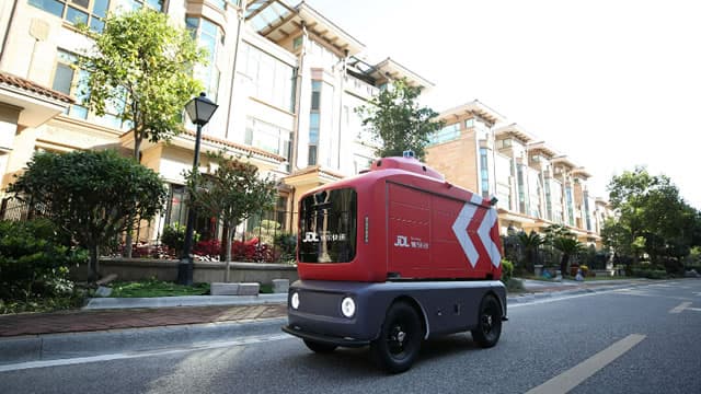 JD Gears Up to Report Q2 Earnings: What's in Store for the Stock?