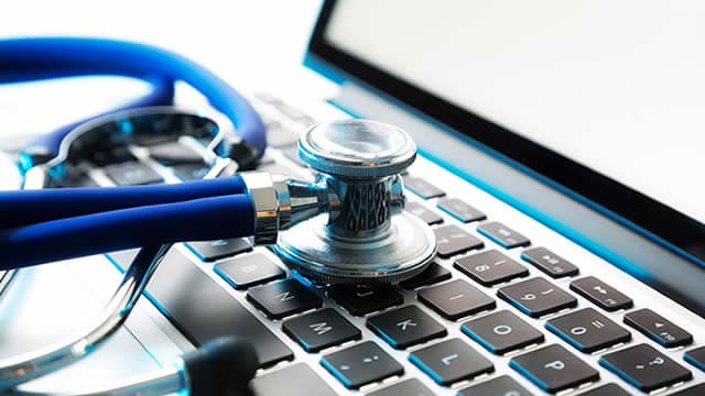 Axogen Insider Sale of 5,221 Shares Follows 20% Revenue Growth in 2025. Here's What to Know