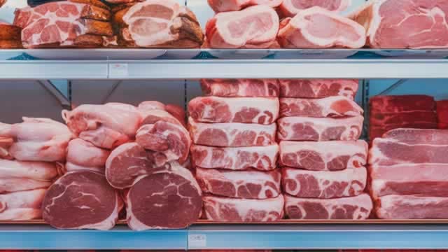 Smithfield Foods Cuts Outlook as Sales Fall