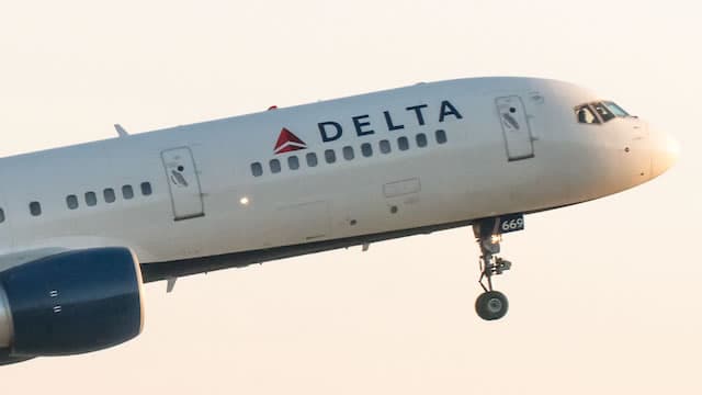 Delta suspends 'specialty services' perk for members of Congress, cites DHS shutdown