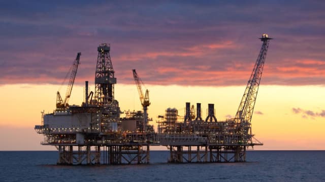 UGP vs. KMI: Which Stock Is the Better Value Option?