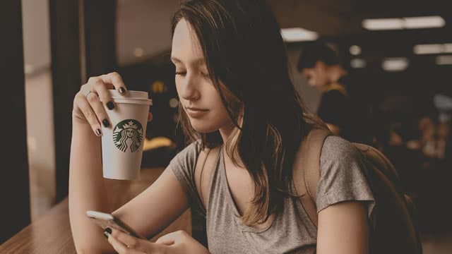 Can Starbucks' Raised 2026 Outlook Drive a Durable Earnings Recovery?