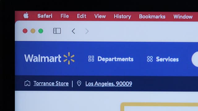 Here's Why Walmart (WMT) is a Strong Momentum Stock