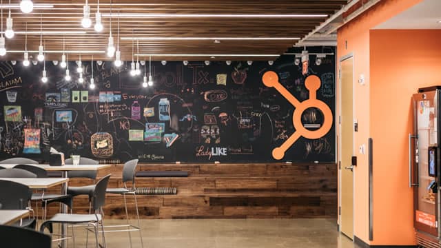 HubSpot: Risks Mounting, But Valuation Is Too Cheap To Ignore