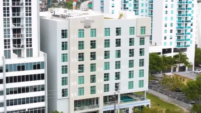 Can Hilton's Travel Boom Outrun Rising Debt and Global Demand Risks?