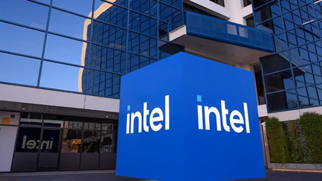 Intel Stock Is Still a Turnaround Bet. Here's What I See Ahead