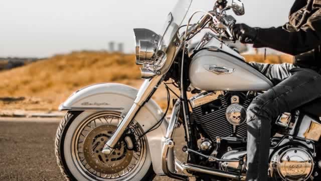 Harley-Davidson Director Nova Buys 40,000 Shares for $983,000. What Does This Say About HOG's Prospects in 2026?
