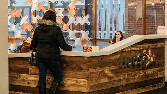 HubSpot Beats Q1 Earnings Estimates on Multi-Hub Customer Growth