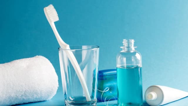 UG Q3 Profit Falls Y/Y on Weak Cosmetics Sales, Stock Declines 10%