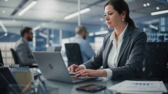 VVR: Avoid This Floating-Rate Fund For The Time Being