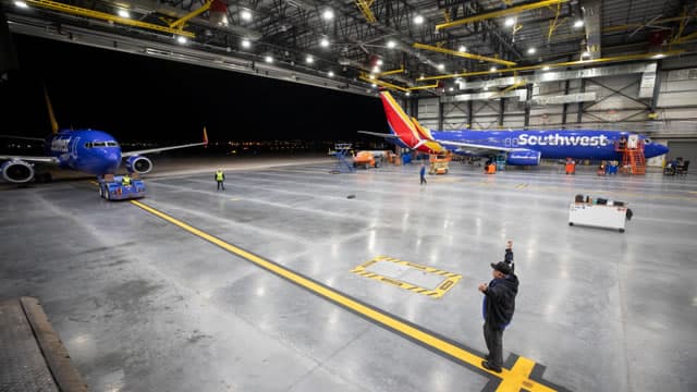 A cross-country Southwest flight's windshield cracked at 37,000 feet and forced a diversion