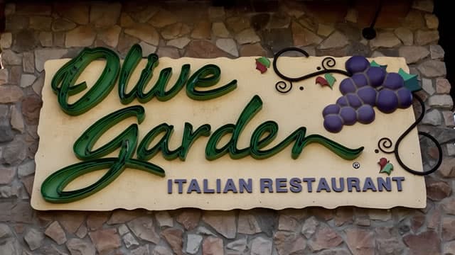 A Darden Insider Cut His Direct Holdings. Here's How Long-Term Investors Should Read It