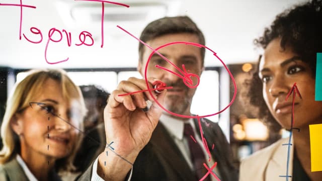 FTI Consulting Stock Barely Moves Despite Q4 Earnings and Revenue Beat