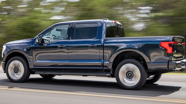 Why Is Ford Cautious on Cash Flow Growth Despite Strong EBIT?