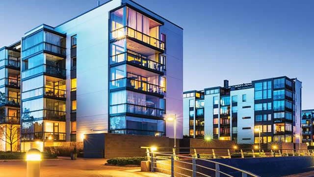 Host Hotels' Q4 AFFO & Revenues Top Estimates, Hotel RevPAR Rises