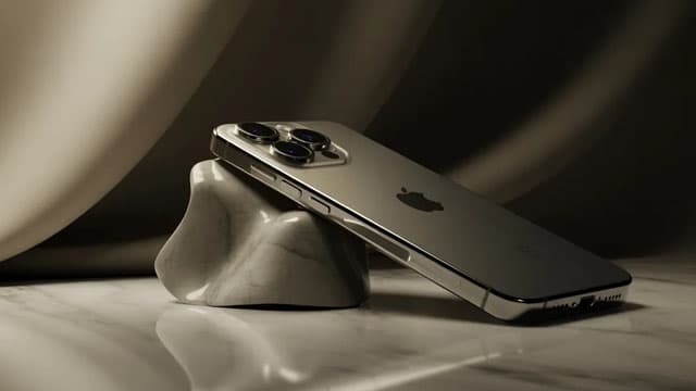 Apple Tests Chinese Memory Chips as Supply Squeeze Bites