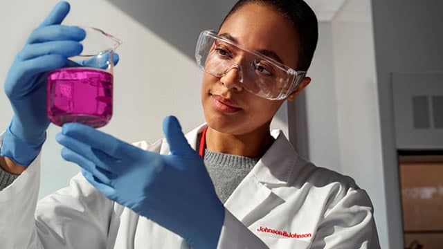 Is Johnson & Johnson Still the Ultimate Safe Dividend Stock to Buy?