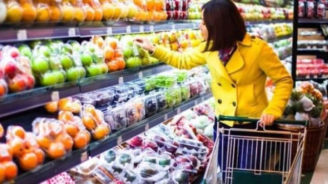 Sprouts Farmers (SFM) Stock Drops Despite Market Gains: Important Facts to Note