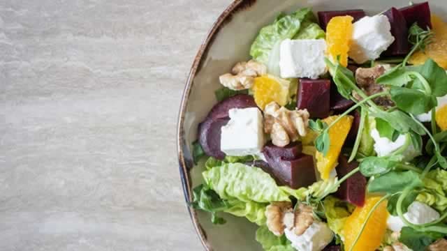 Cava reports sales growth even as some customers steer clear of lettuce