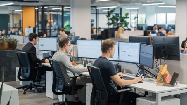 Even Dividend Stocks Are Beating Palantir Now. Still Worth Buying?