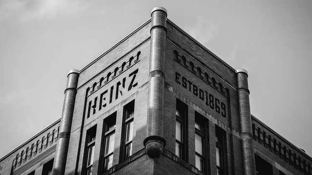 Kraft Heinz (KHC) Stock Sinks As Market Gains: Here's Why