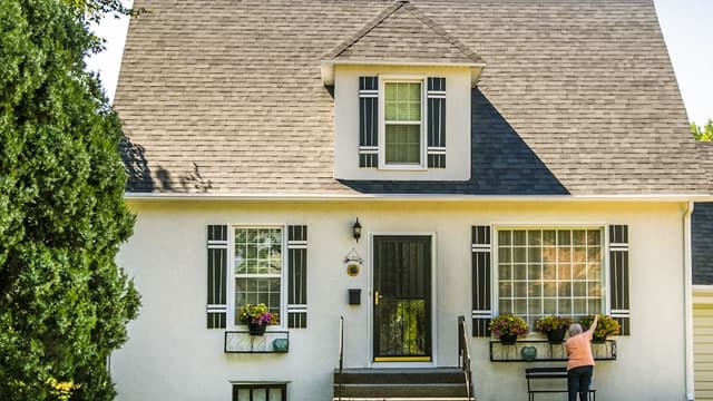 Zillow Q1 Earnings & Revenues Top Estimates on Strong For Sale Growth