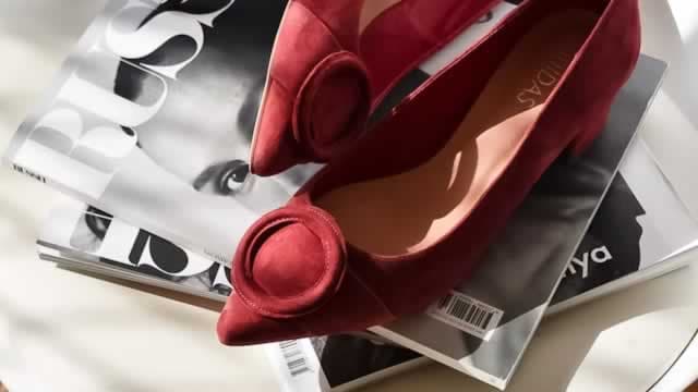 Designer Brands shares plunge despite Q1 beat as guidance signals deceleration