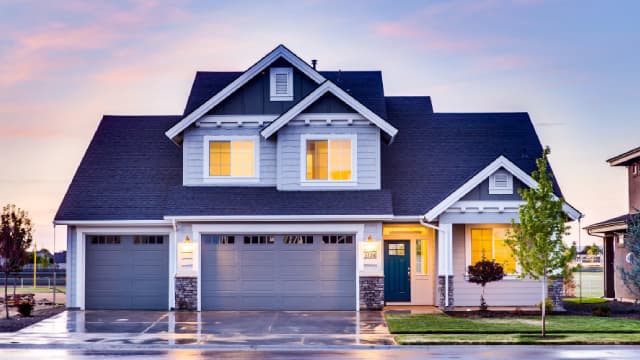 Hooker Furnishings: Aggressive Cost Savings Offset Sales Pressure