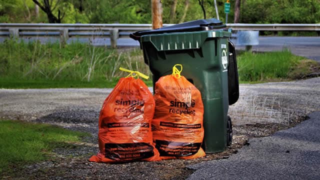 The Tariff-Proof Stocks Wall Street Is Quietly Piling Into Right Now