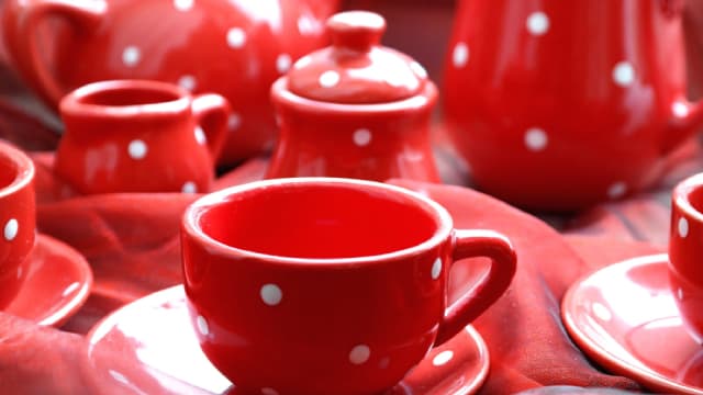 BALL's Q4 Earnings Beat Estimates, Sales Up Y/Y on Higher Volumes