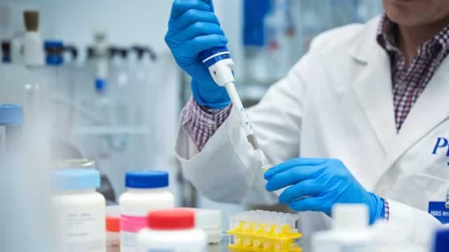 Pfizer Rises Almost 7% Post Q2 Results: How to Play the Stock