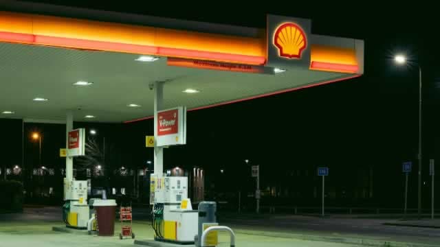 Shell's CEO Says the Oil Market Is Short 1 Billion Barrels and Getting Worse. Here's What Investors Should Do Now.