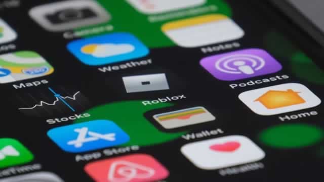A Roblox Director Sells 16,666 Shares Amid a Sinking Stock Price. Here's What That Means to Investors.