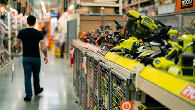 Home Depot (HD) Falls More Steeply Than Broader Market: What Investors Need to Know