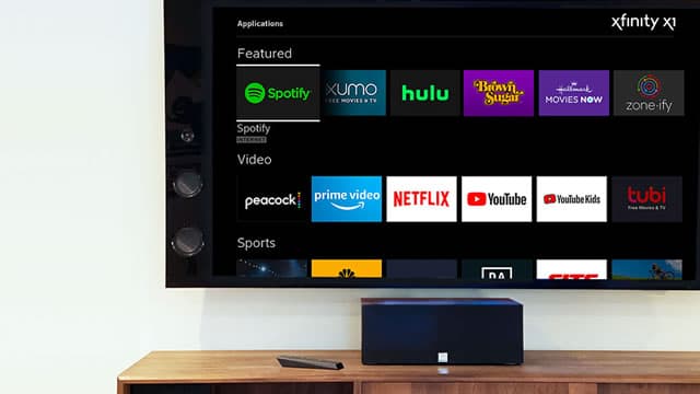 Comcast (CMCSA) Stock Falls Amid Market Uptick: What Investors Need to Know