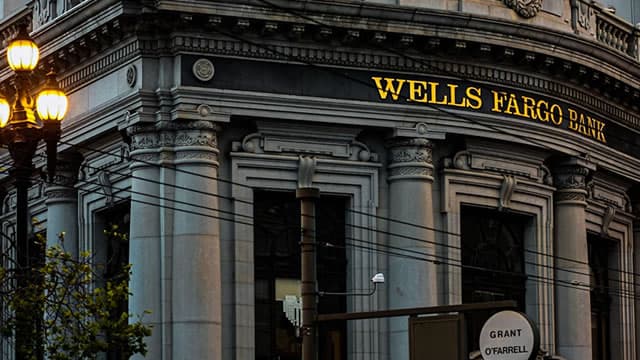 Wells Fargo's CEO Says AI Will Erase Tens of Thousands of Jobs. Here's Why He's Still Not Worried About Your Wallet