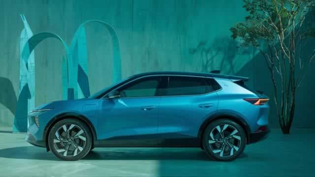 Is Group 1 Automotive (GPI) a Solid Growth Stock? 3 Reasons to Think "Yes"