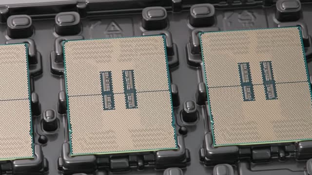 Intel stock continues to fall as it expands stock sale to $20B