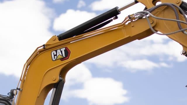 Caterpillar's Operating Margins Slipped in 2025: Bounce Back Ahead?
