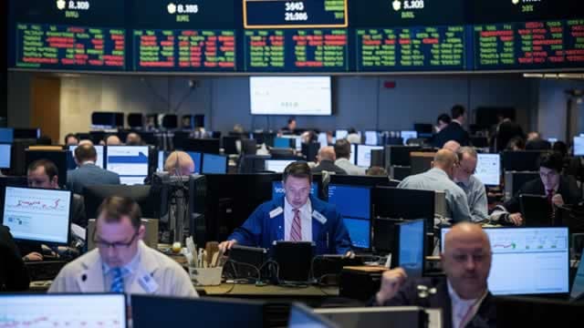 Wall Street's Most Accurate Analysts Weigh In On 3 Materials Stocks Delivering High-Dividend Yields