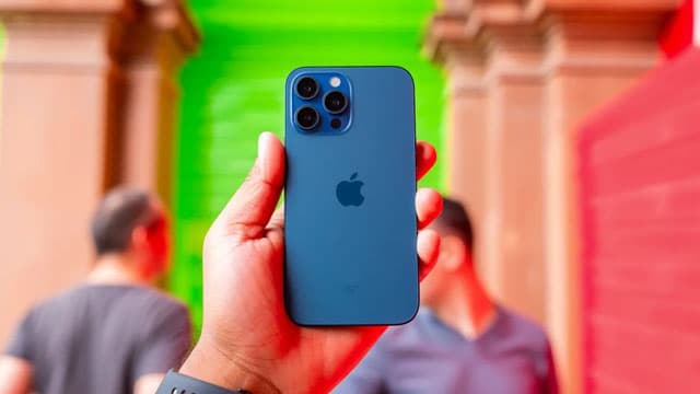 Trading expert sets date when Apple stock will crash to $245